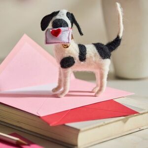 Anthropologie‎ Puppy w a Valentine 💝